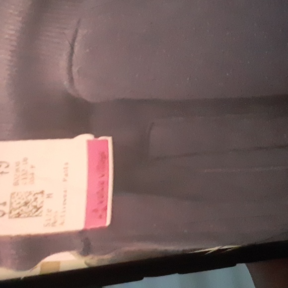 Clothes and shoes - Picture 6 of 6